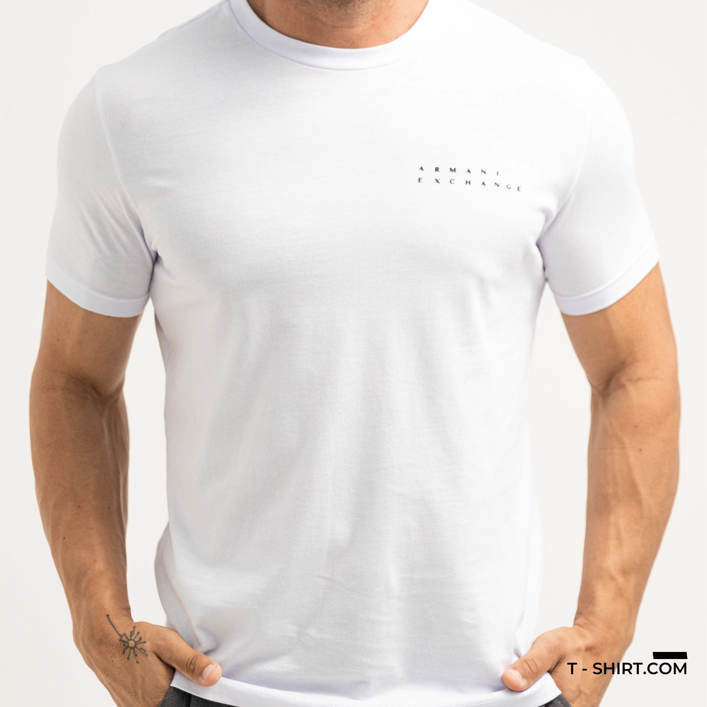 Camiseta Armani Exchange Logo Estampada