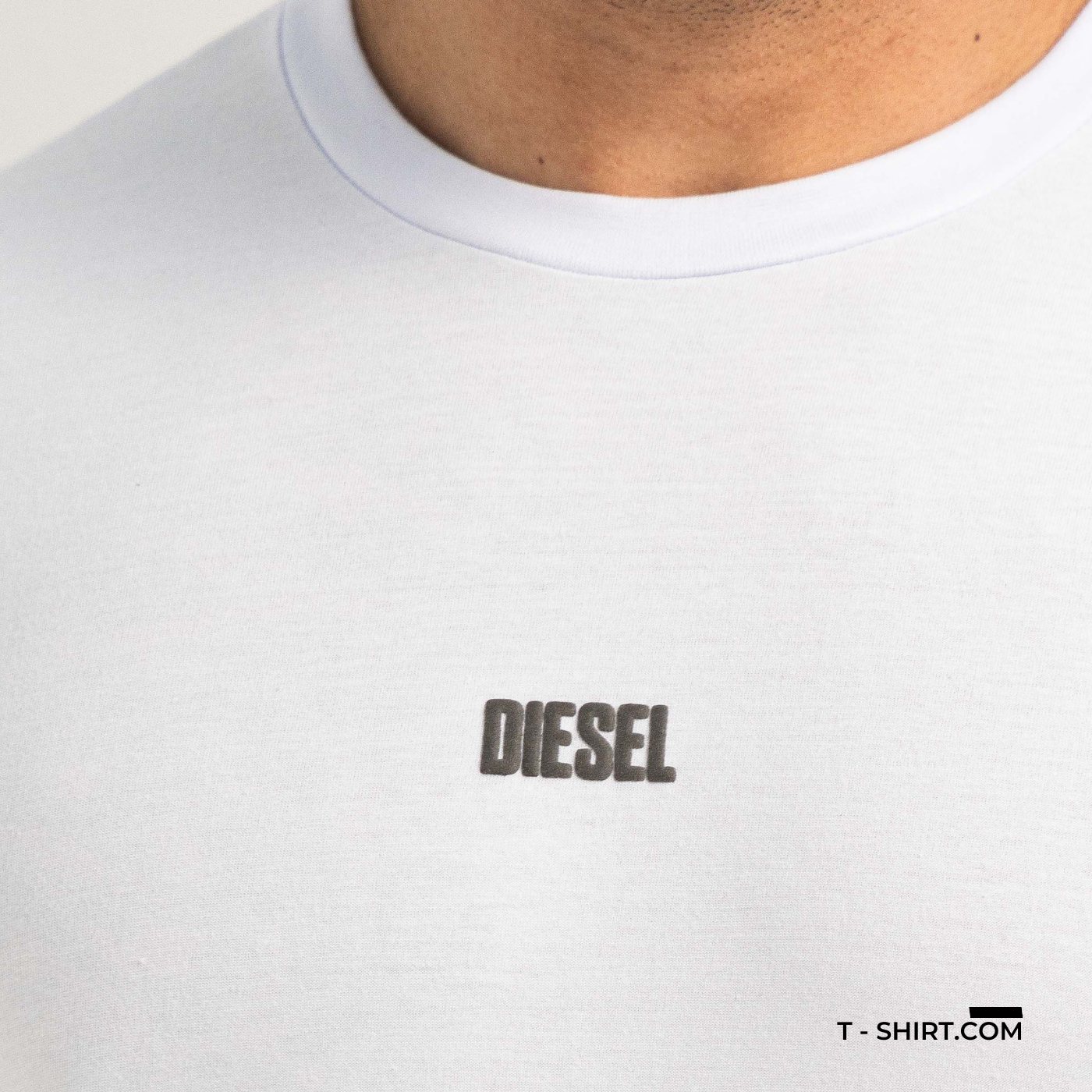 Camiseta Básica Diesel Escrita Central