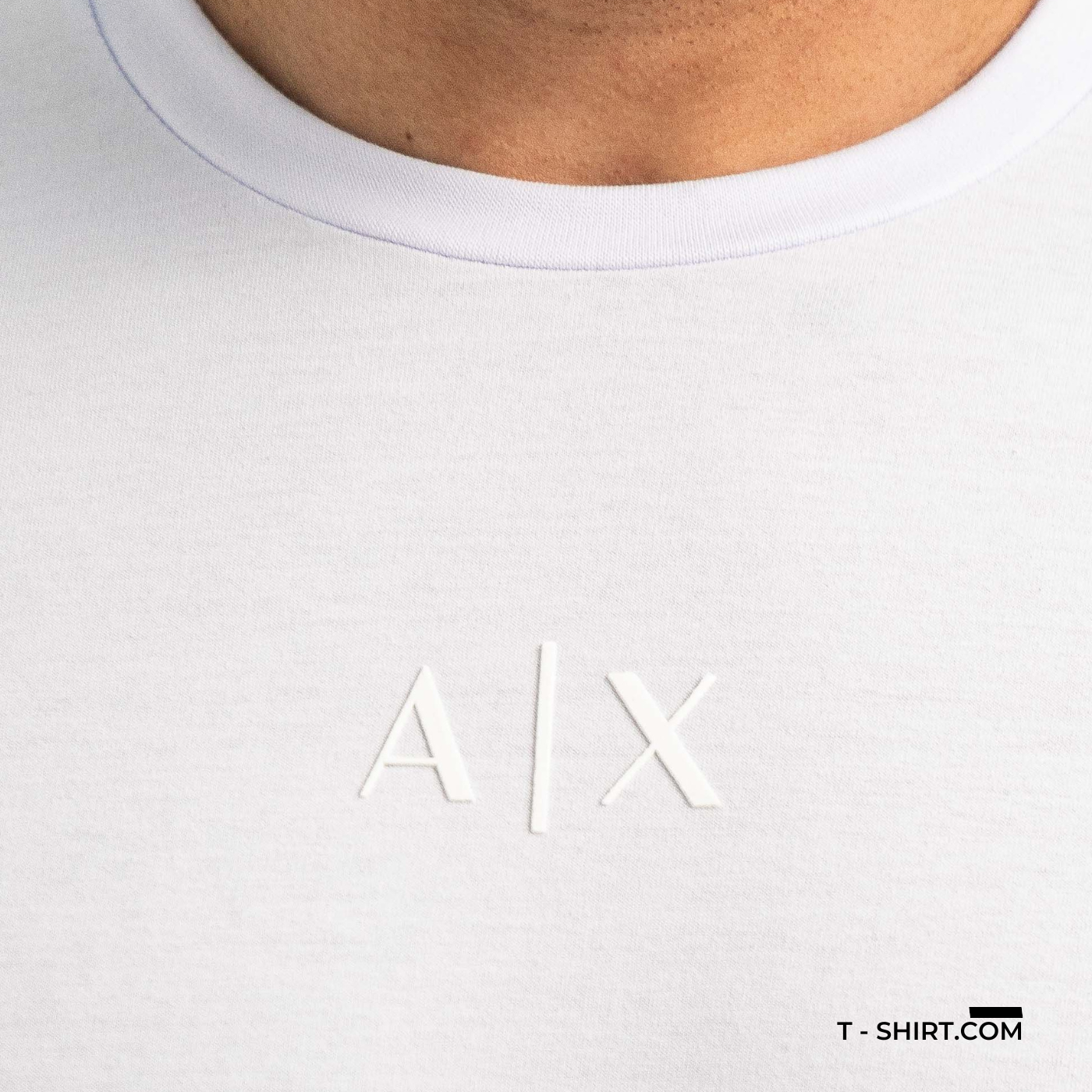 Camiseta Armani Exchange Logo Central