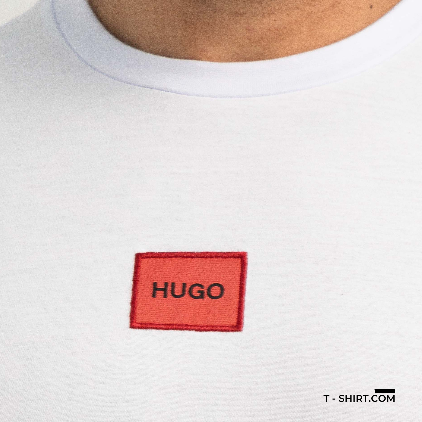 Camiseta Hugo Boss Daile Logo Vermelho