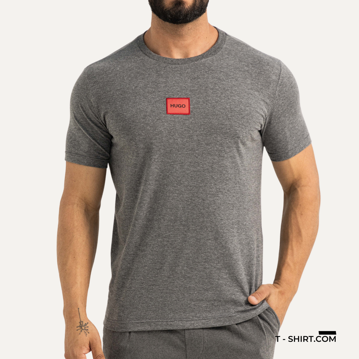 Camiseta Hugo Boss Daile Logo Vermelho