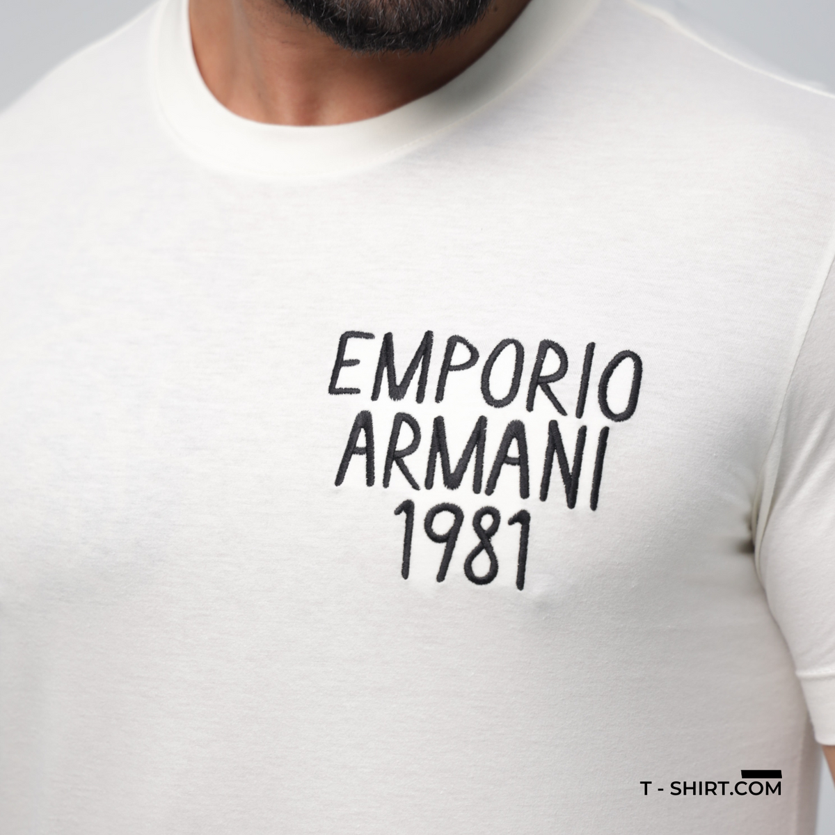 Camiseta Empório Armani Bordada 1981