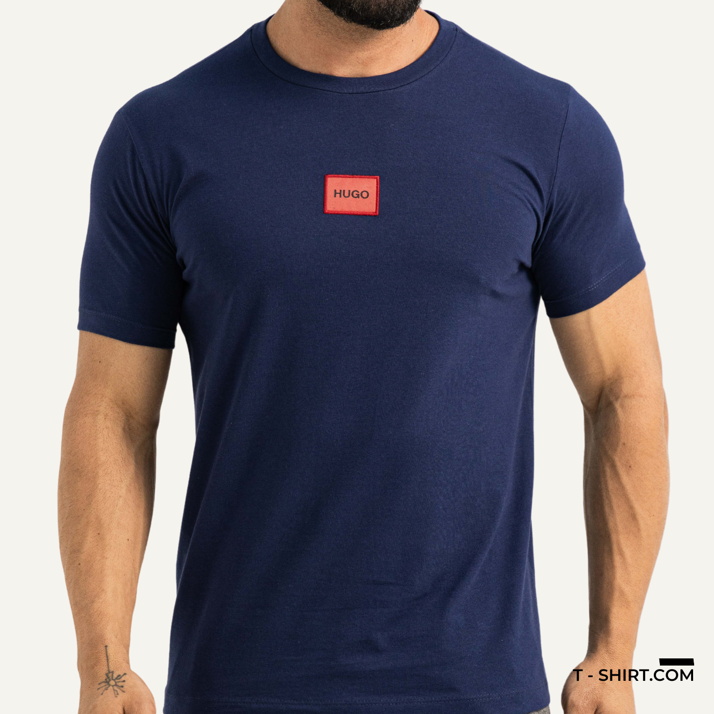 Camiseta Hugo Boss Daile Logo Vermelho